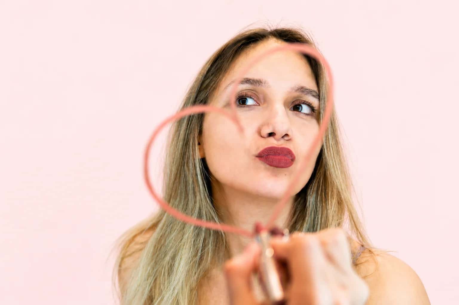 Narcissism vs. Self-Confidence: 6 Key Differences Worth Noting