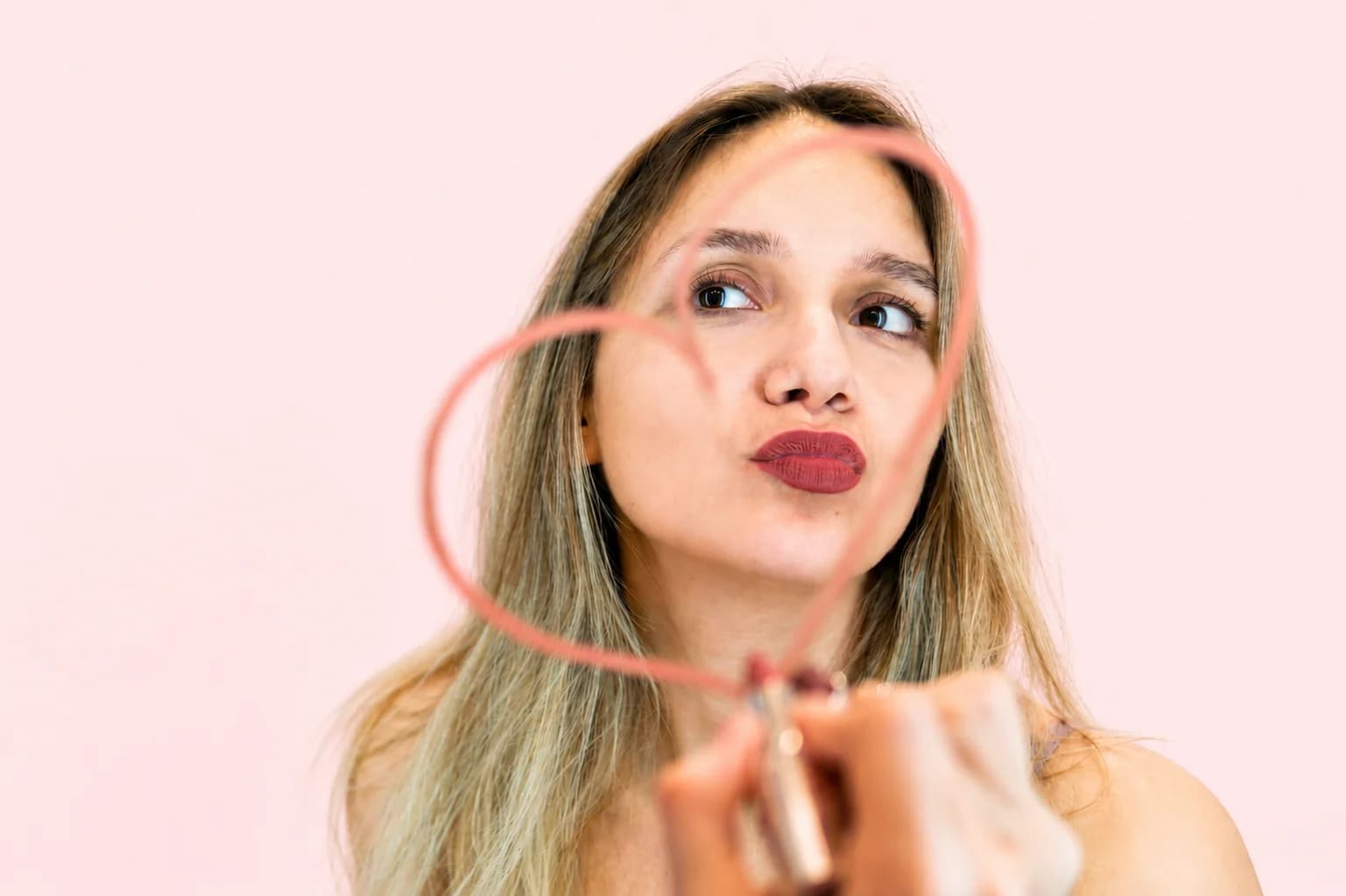Narcissism vs. Self-Confidence: 6 Key Differences Worth Noting