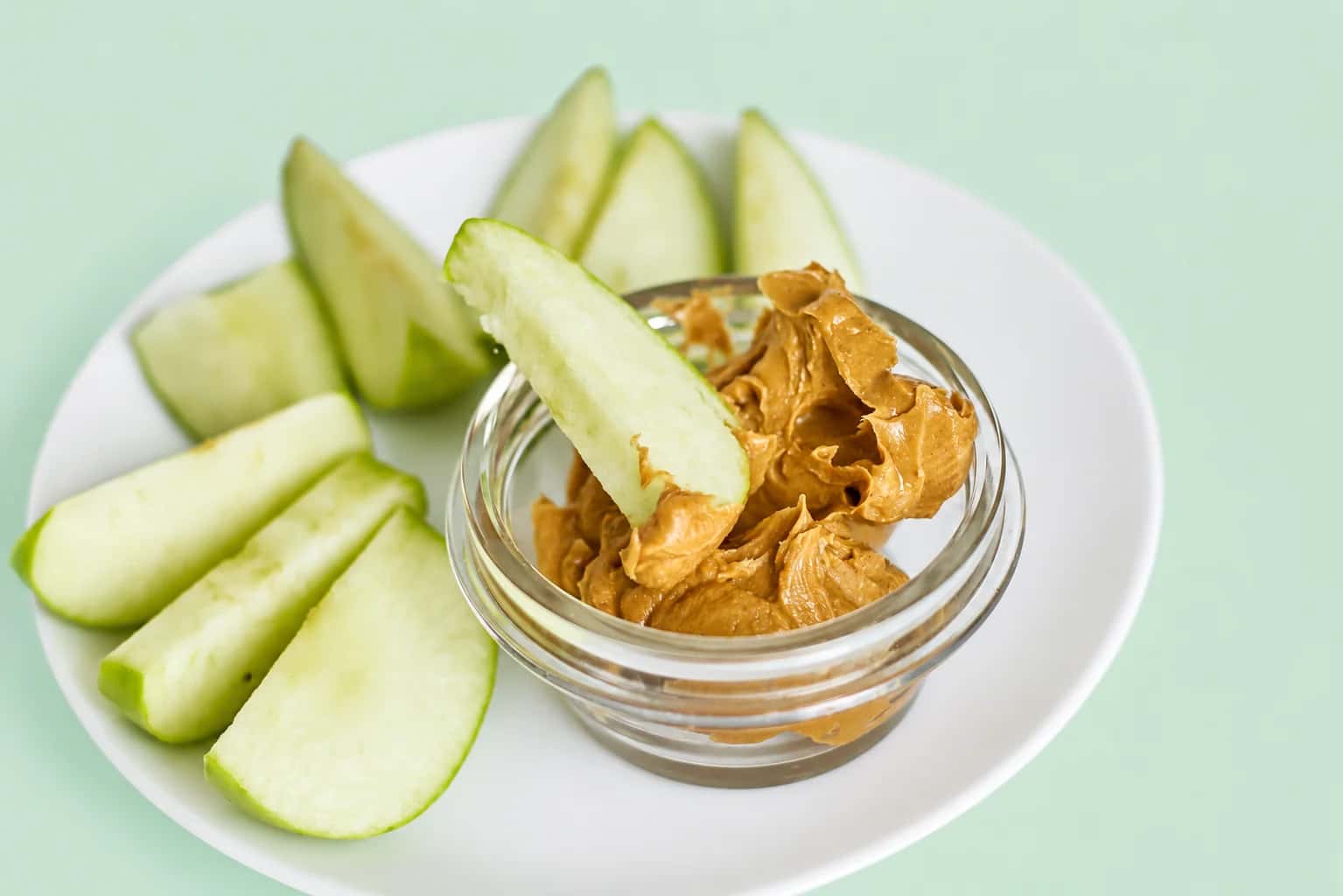 50 Snacks That Are 100 Calories or Less